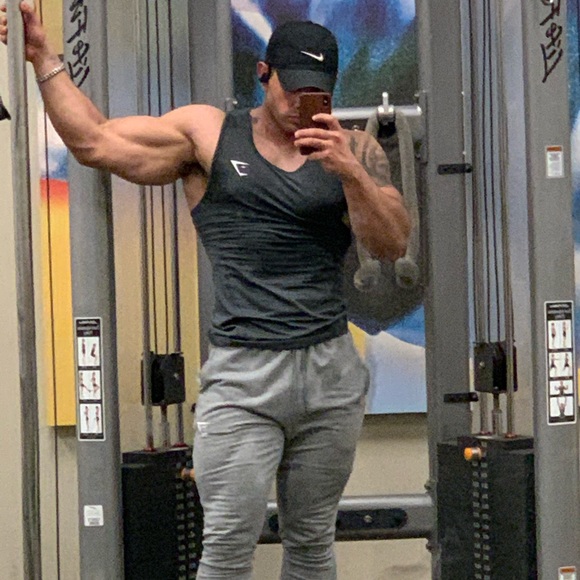 Meet your Posher, Sam - Picture 2 of 5